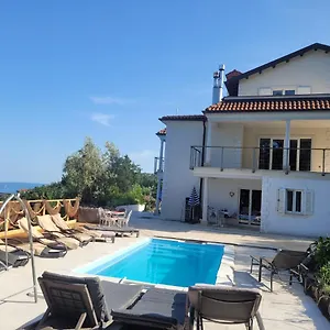 Mit Beheiztem Pool Kroatien Herbst Und Winter Apartment Lovran